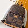p670【163c01 Chip】Top-tier authentic N40380 N50009. This Campus backpack features Damier check patterns in varying sizes on supple coated canvas, exuding contemporary flair. Zippered compartments offer ample storage, while handles and adjustable leather shoulder straps enable versatile carrying options, elegantly expressing its spirit.Dimensions: 30 x 39 x 13 cm